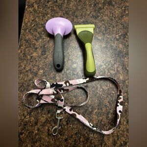 Small dog / Cat Brushes & Leash